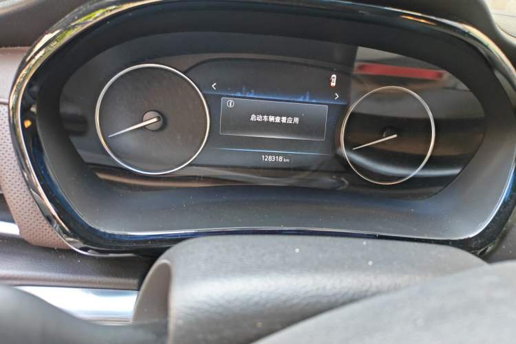 Used Buick GL8 2021 Land Cruiser Executive Class 652T Luxury Model Odometer Close Up