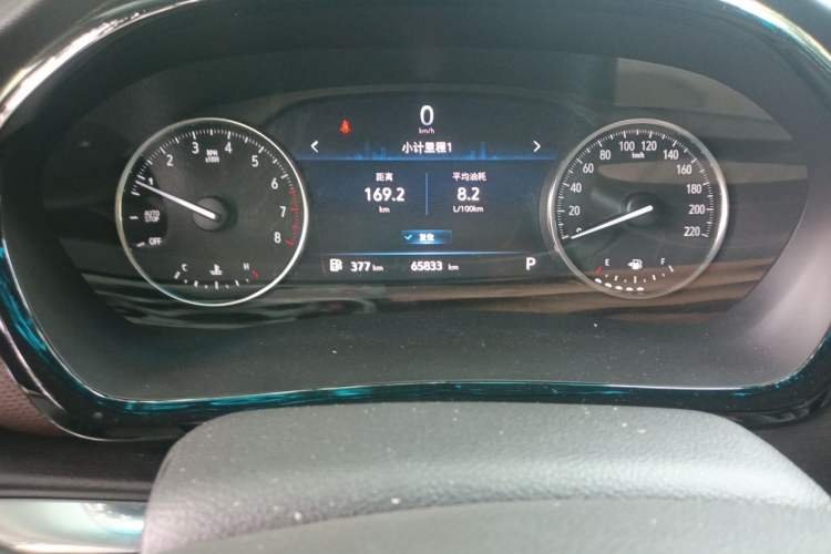 Used Buick GL8 2021 Land Cruiser Executive Class 652T Luxury Model Odometer Close Up