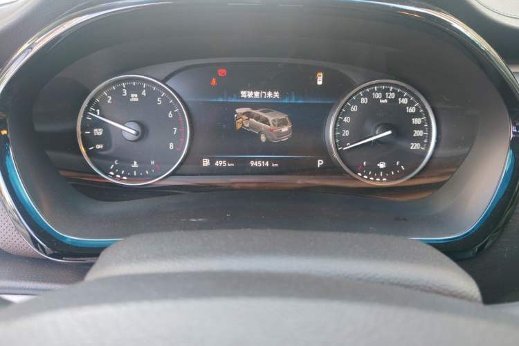 Used Buick GL8 2021 Land Cruiser Executive Class 652T Smart Luxury Model Odometer Close Up