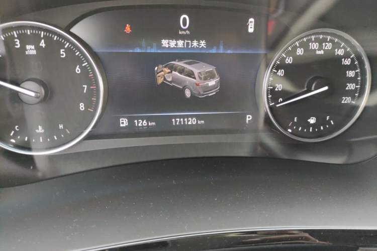 Used Buick GL8 2021 Land Cruiser Executive Class 652T Luxury Model Odometer Close Up