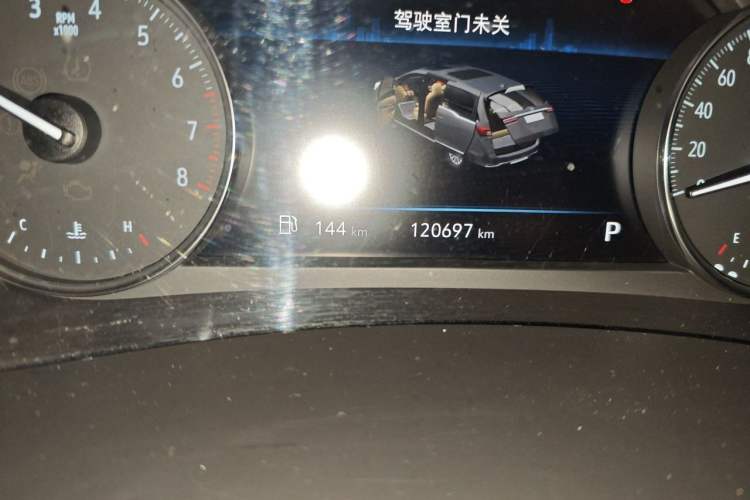 Used Buick GL8 2021 Land Cruiser Executive Class 652T Comfort Model Odometer Close Up