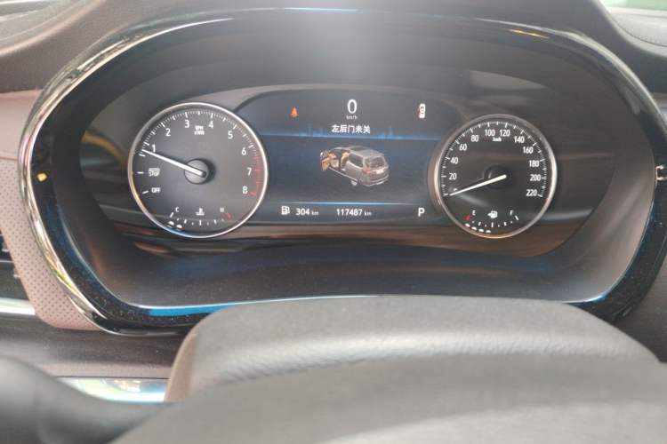 Used Buick GL8 2021 Land Cruiser Executive Class 652T Luxury Model Odometer Close Up