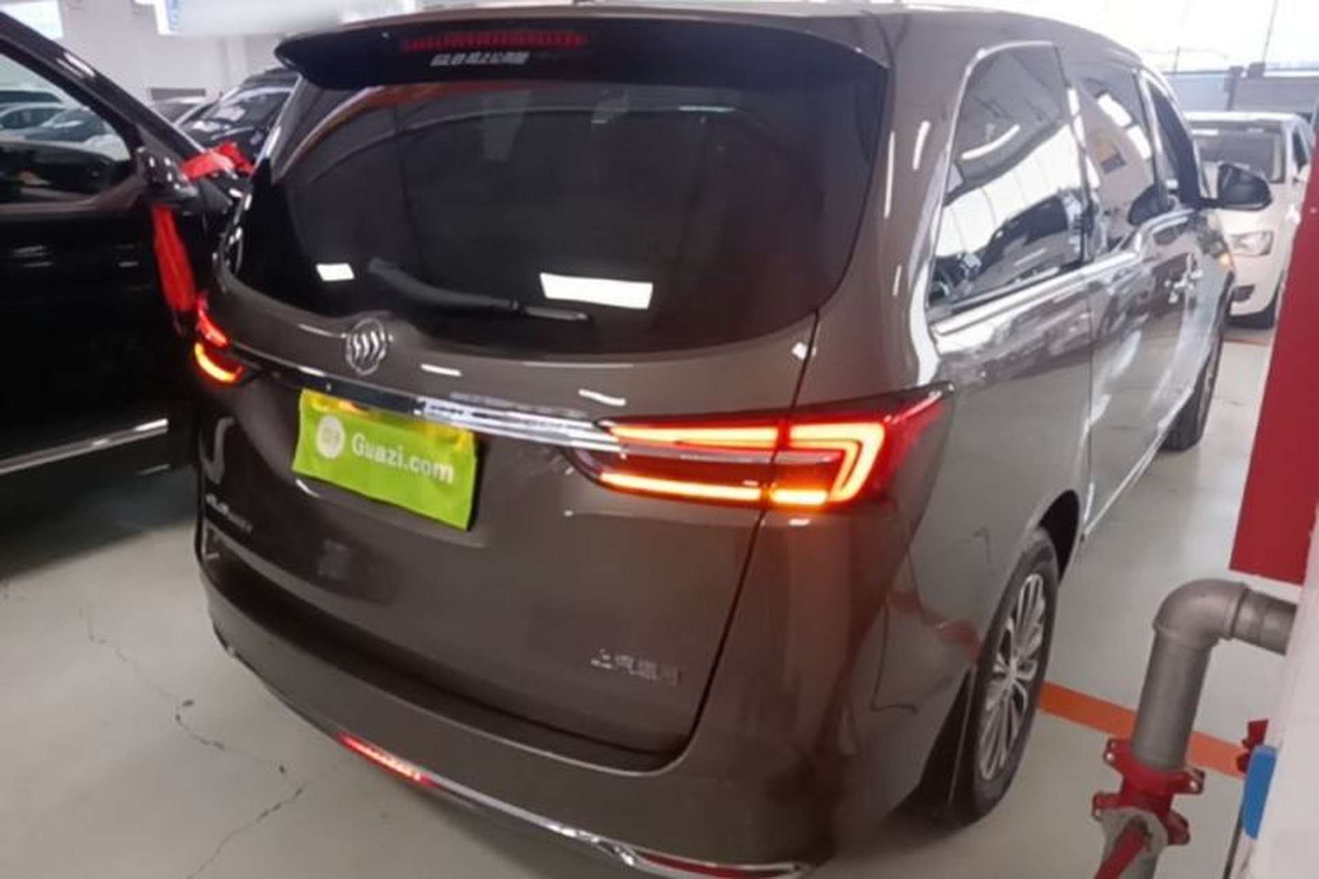 Used Buick GL8 2021 Land Cruiser Executive Class 652T Luxury Model Rear Right 45 Deg