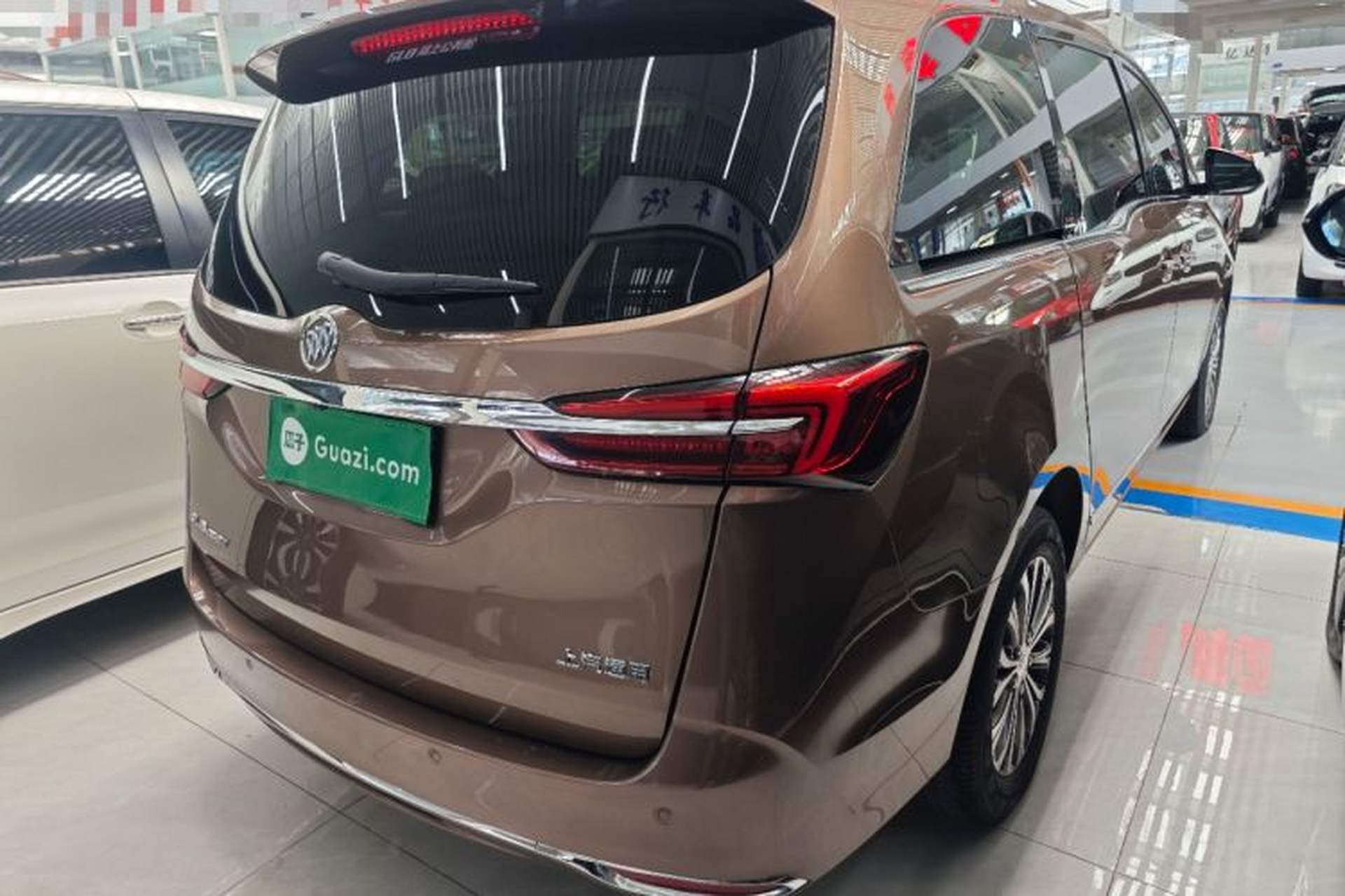 Used Buick GL8 2021 Land Cruiser Executive Class 652T Luxury Model Rear Right 45 Deg