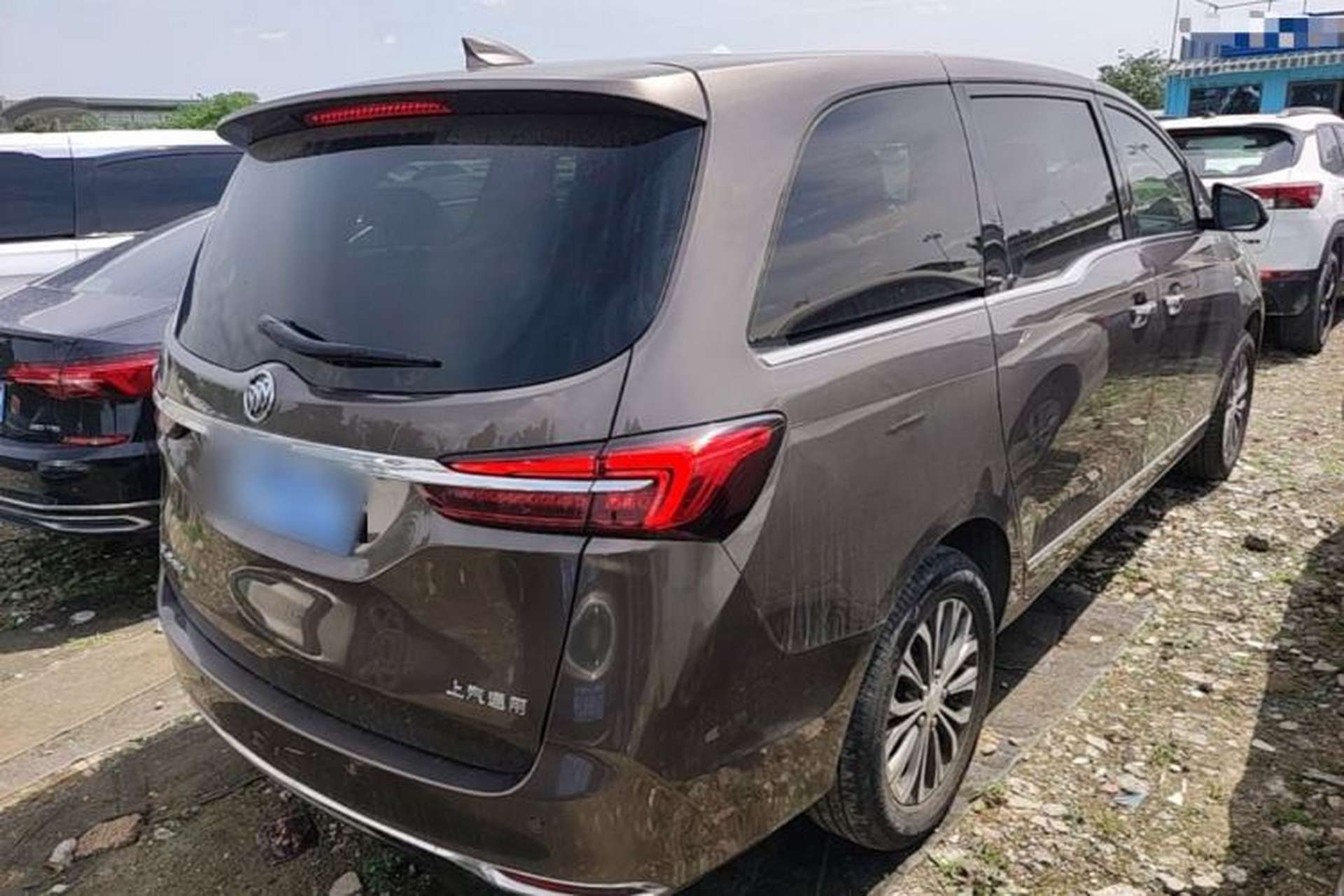 Used Buick GL8 2021 Land Cruiser Executive Class 652T Luxury Model Rear Right 45 Deg