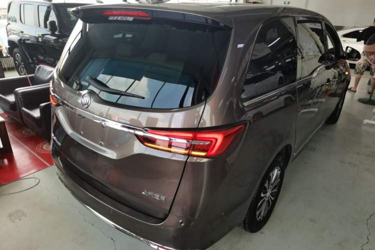 Used Buick GL8 2021 Land Cruiser Executive 652T Premium Model Rear Right 45 Deg