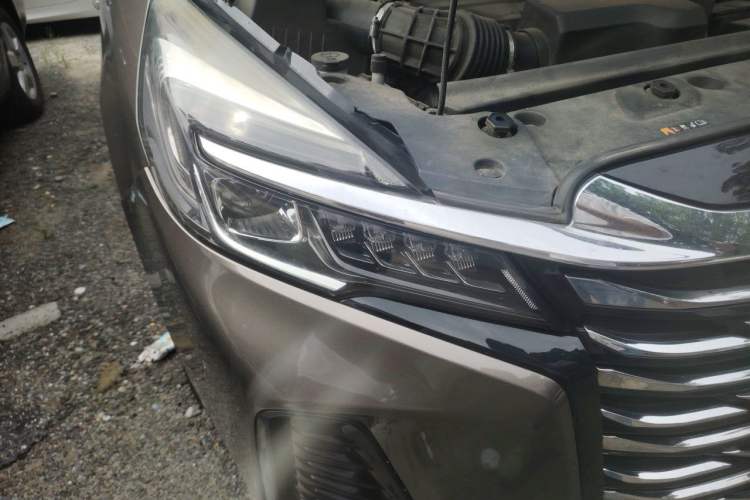Used Buick GL8 2021 Land Cruiser Executive Class 652T Comfort Model Right Front Headlight