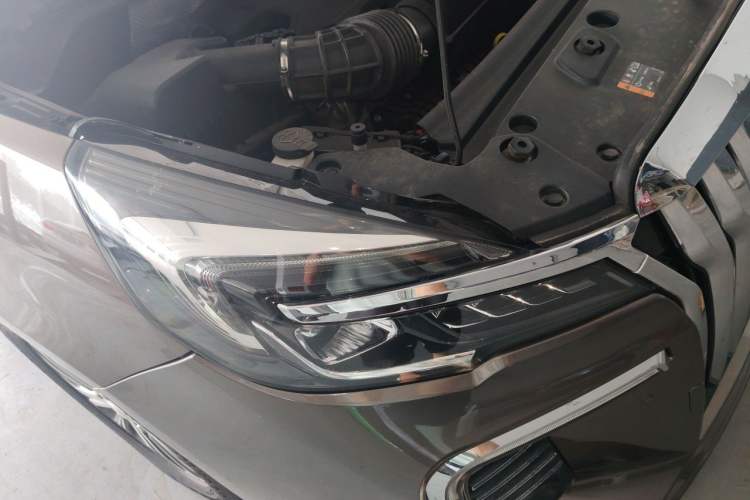 Used Buick GL8 2021 Land Cruiser Executive Class 652T Luxury Model Right Front Headlight