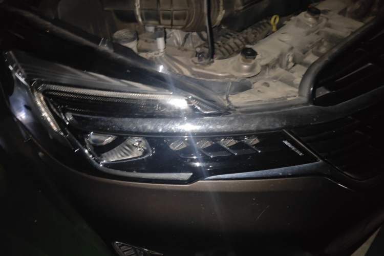 Used Buick GL8 2021 Land Cruiser Executive Class 652T Comfort Model Right Front Headlight