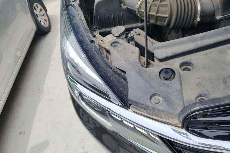 Used Buick GL8 2021 Land Cruiser Executive Class 652T Luxury Model Right Front Headlight