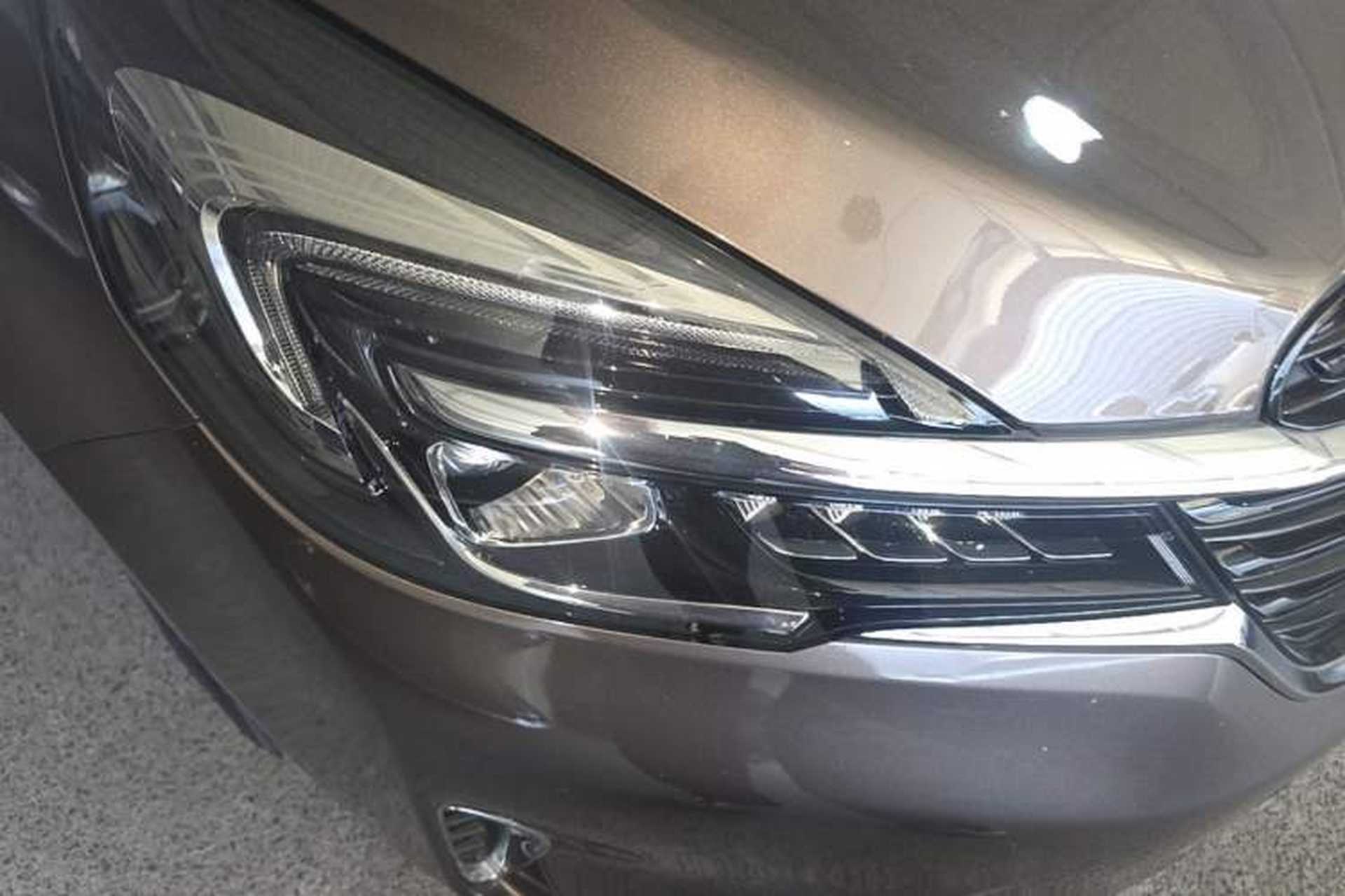 Used Buick GL8 2021 Land Cruiser Executive 652T Premium Model Right Front Headlight