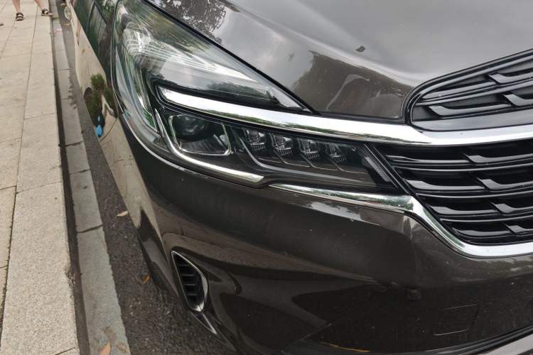 Used Buick GL8 2021 Land Cruiser Executive Class 652T Luxury Model Right Front Headlight