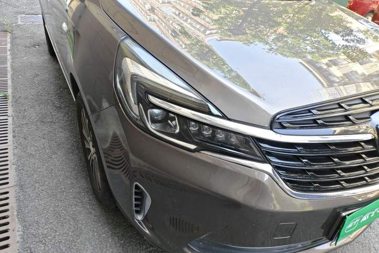 Used Buick GL8 2021 Land Cruiser Executive Class 652T Luxury Model Right Front Headlight