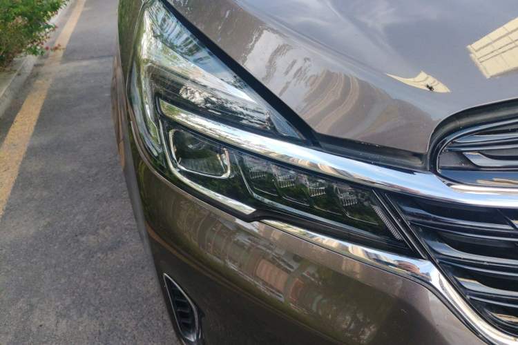 Used Buick GL8 2021 Land Cruiser Executive Class 652T Smart Luxury Model Right Front Headlight