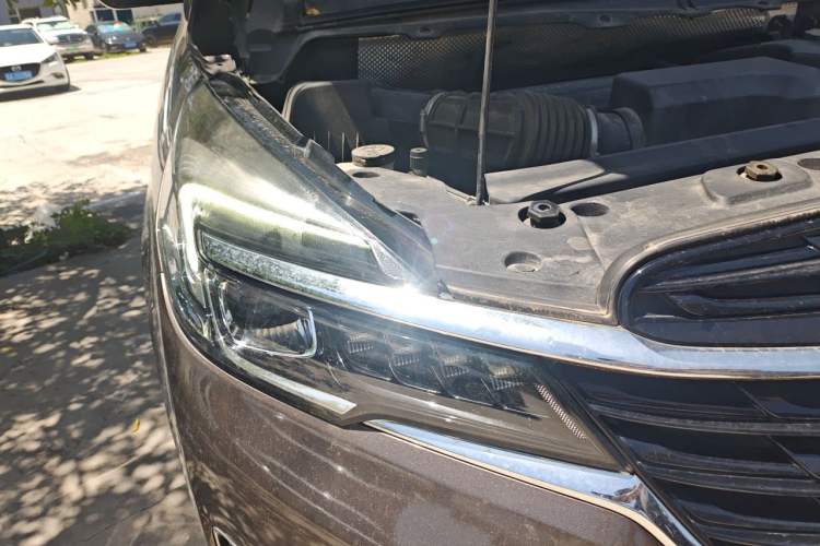 Used Buick GL8 2021 Land Cruiser Executive Class 652T Luxury Model Right Front Headlight