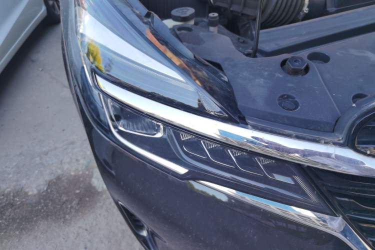 Used Buick GL8 2021 Land Cruiser Executive Class 652T Luxury Model Right Front Headlight