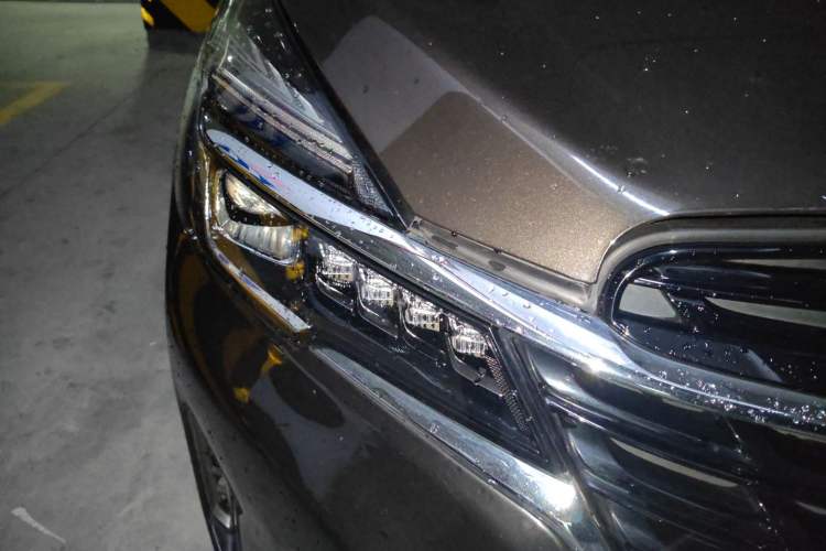 Used Buick GL8 2021 Land Cruiser Executive Class 652T Comfort Model Right Front Headlight