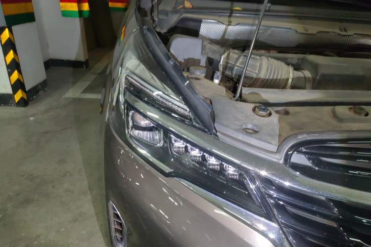 Used Buick GL8 2021 Land Cruiser Executive Class 652T Comfort Model Right Front Headlight