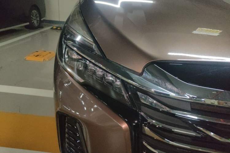 Used Buick GL8 2021 Land Cruiser Executive Class 652T Luxury Model Right Front Headlight
