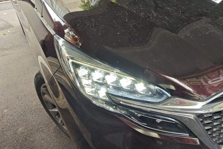 Used Buick GL8 2021 Avenir Aivia Six-Seat Luxury Edition Right Front Headlight