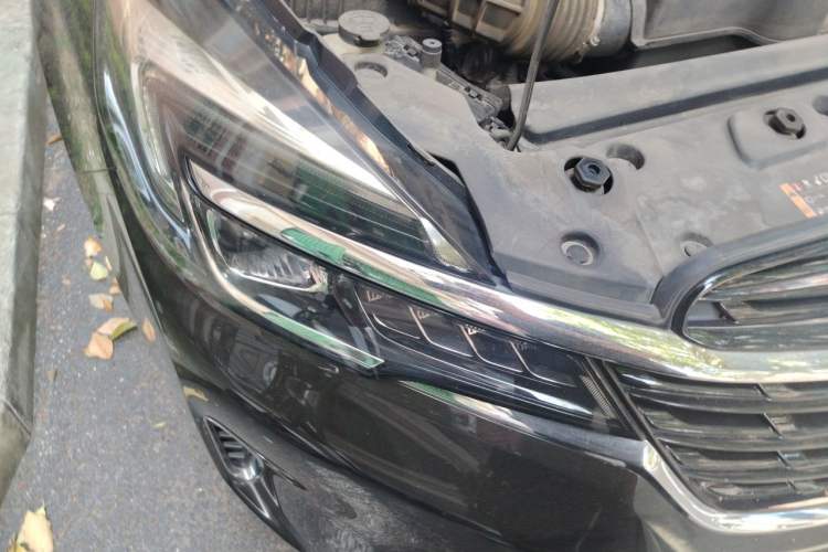 Used Buick GL8 2021 Land Cruiser Executive Class 652T Luxury Model Right Front Headlight