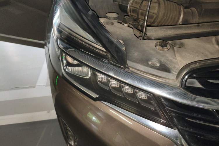 Used Buick GL8 2021 Land Cruiser Executive Class 652T Luxury Model Right Front Headlight