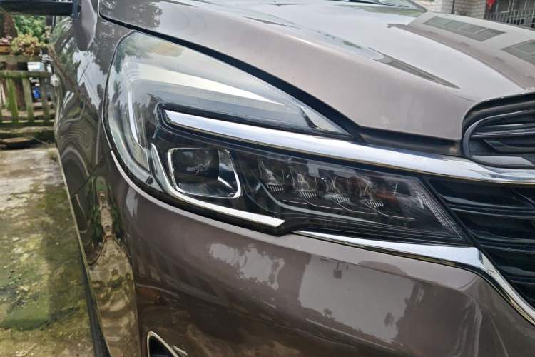 Used Buick GL8 2021 Land Cruiser Executive Class 652T Luxury Model Right Front Headlight
