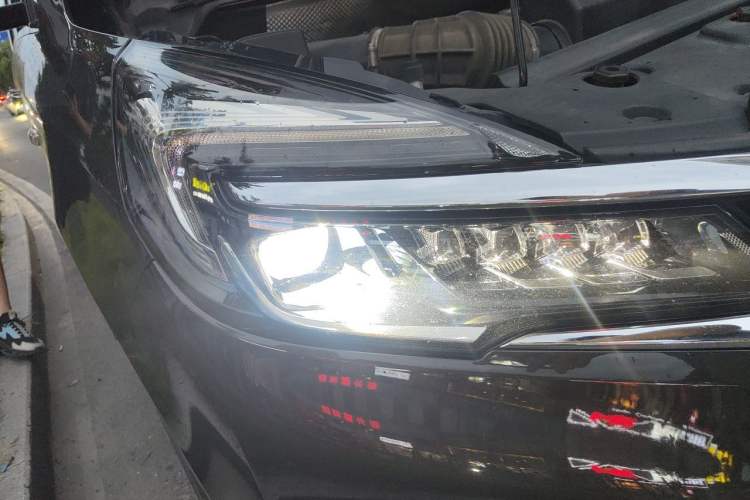 Used Buick GL8 2021 Land Cruiser Executive Class 652T Comfort Model Right Front Headlight