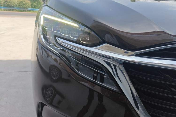 Used Buick GL8 2021 ES Landtrek 653T Luxury Model Right Front Headlight