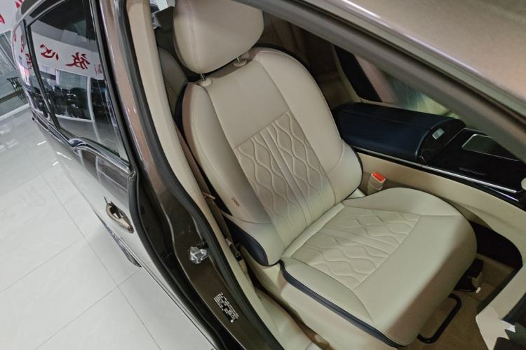 Used Buick GL8 2021 Land Cruiser Executive Class 652T Comfort Model Right Front Seat