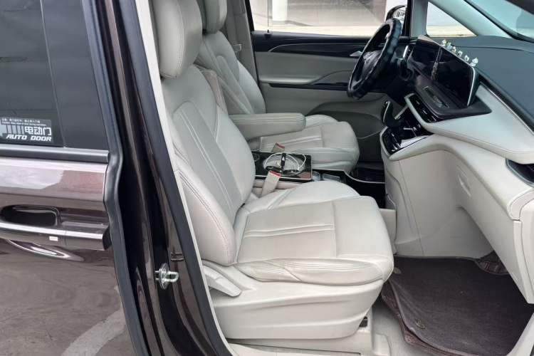 Used Buick GL8 2021 ES Landtrek 653T Comfort Edition Right Front Seat