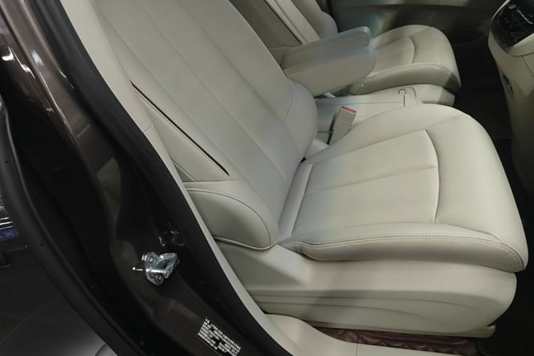 Used Buick GL8 2021 Land Cruiser Executive Class 652T Luxury Model Right Front Seat