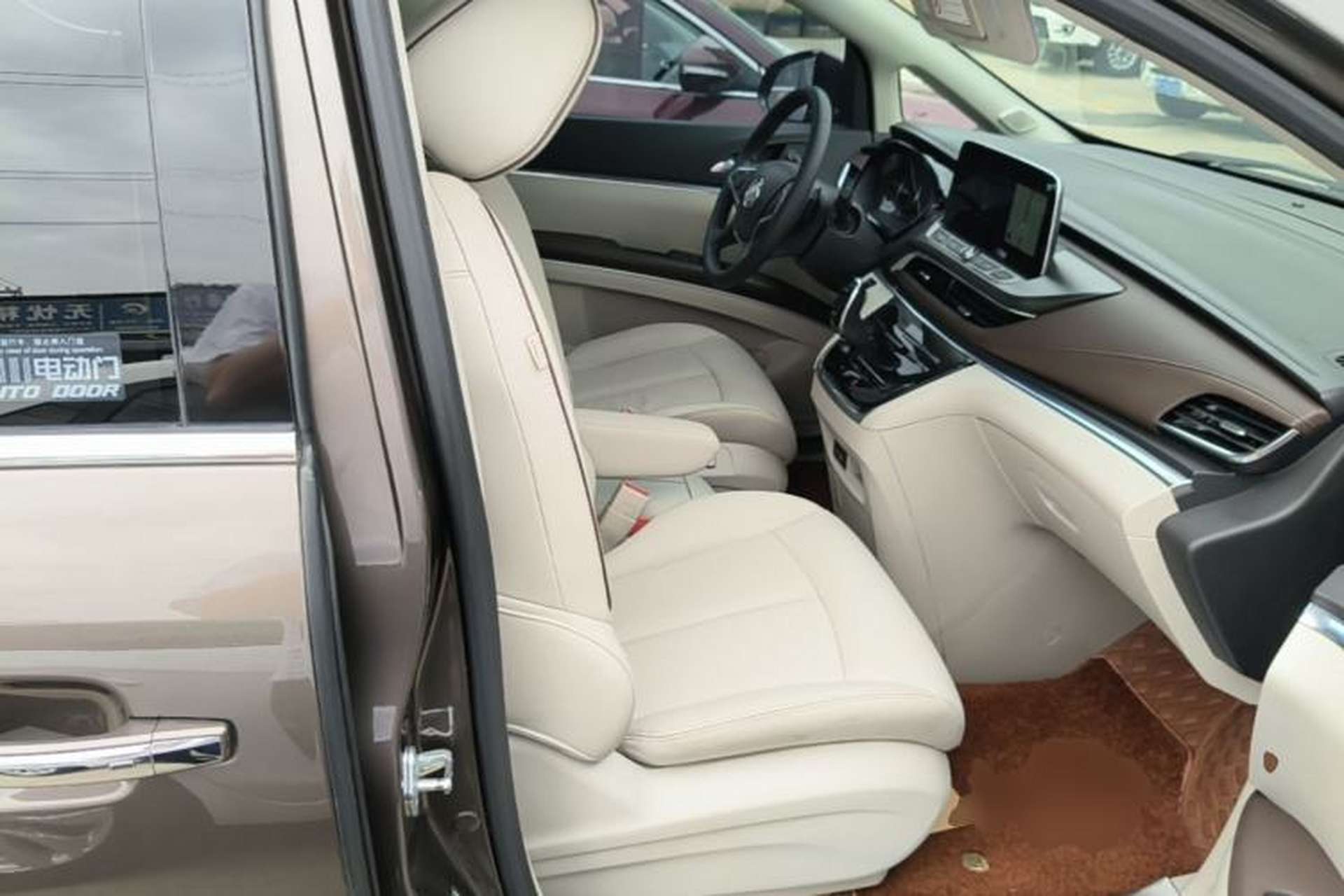 Used Buick GL8 2021 Land Cruiser Executive Class 652T Luxury Model Right Front Seat