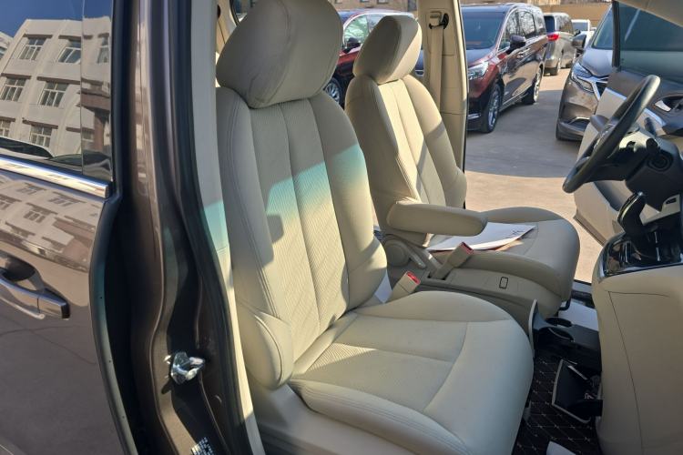 Used Buick GL8 2021 Land Cruiser Executive Class 652T Comfort Model Right Front Seat
