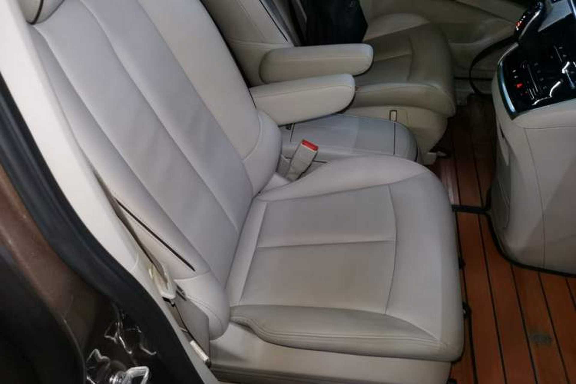 Used Buick GL8 2021 Land Cruiser Executive Class 652T Luxury Model Right Front Seat