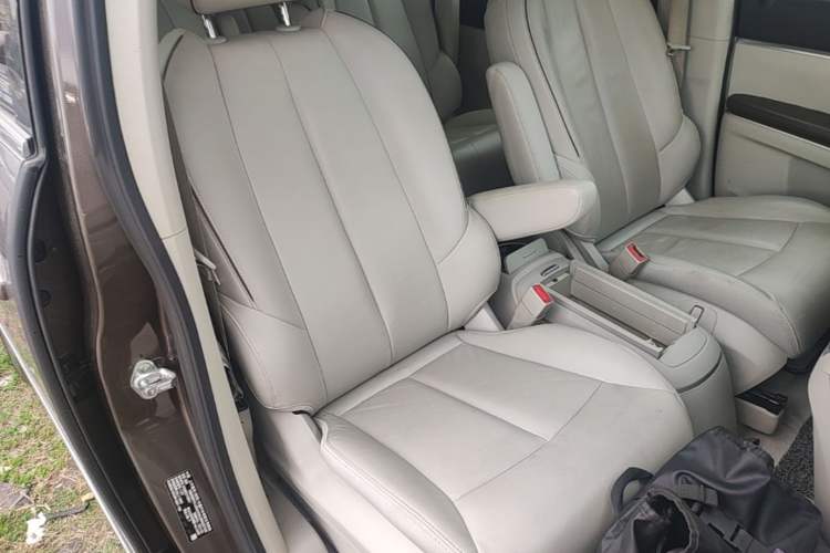 Used Buick GL8 2021 Land Cruiser Executive Class 652T Luxury Model Right Front Seat