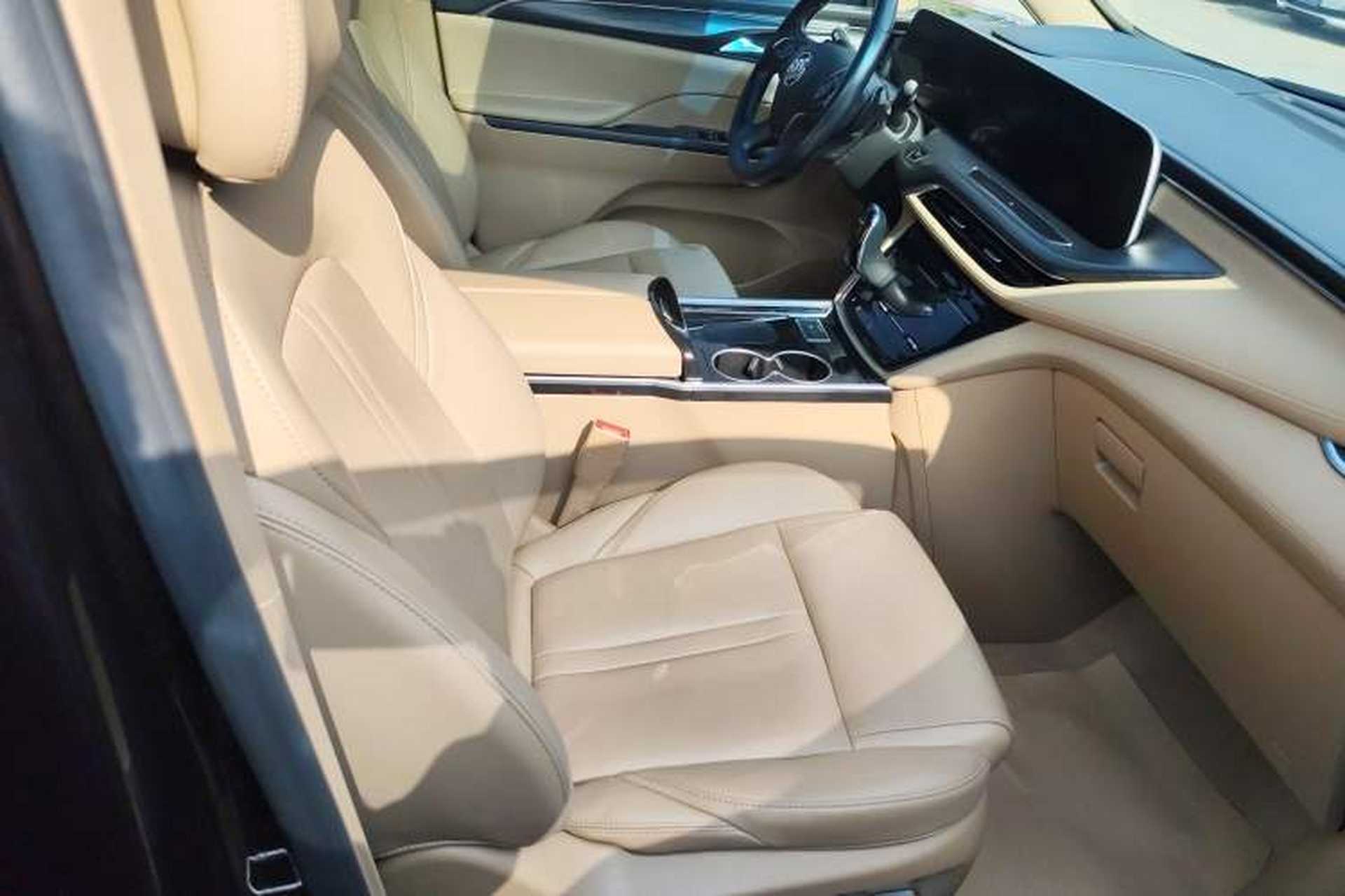 Used Buick GL8 2021 ES Land Cruiser 653T Luxury Edition Right Front Seat