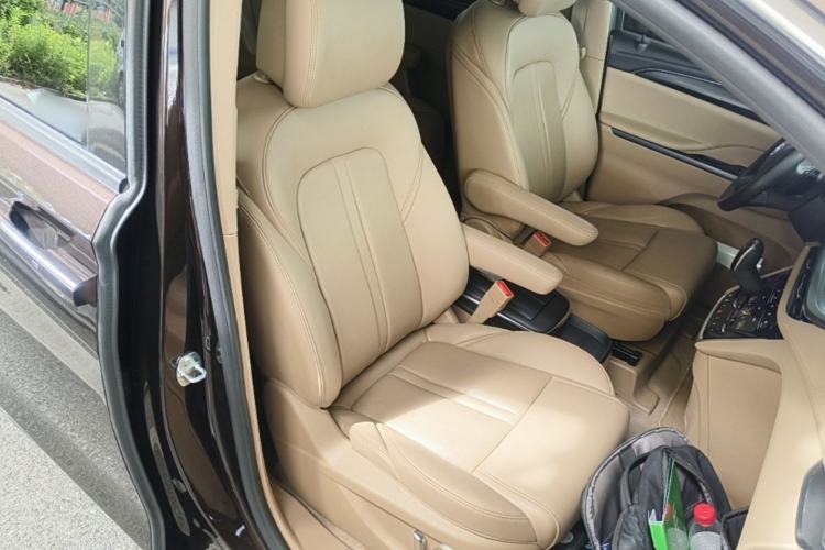 Used Buick GL8 2021 ES Landtrek 653T Luxury Model Right Front Seat