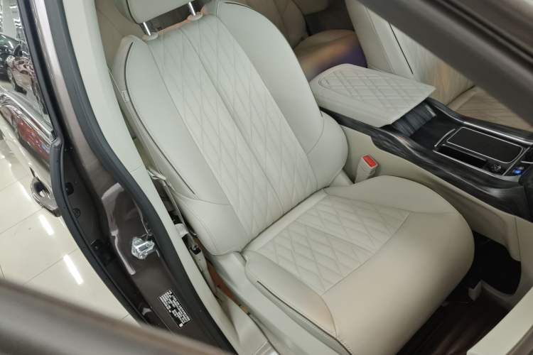 Used Buick GL8 2021 Land Cruiser Executive Class 652T Luxury Model Right Front Seat
