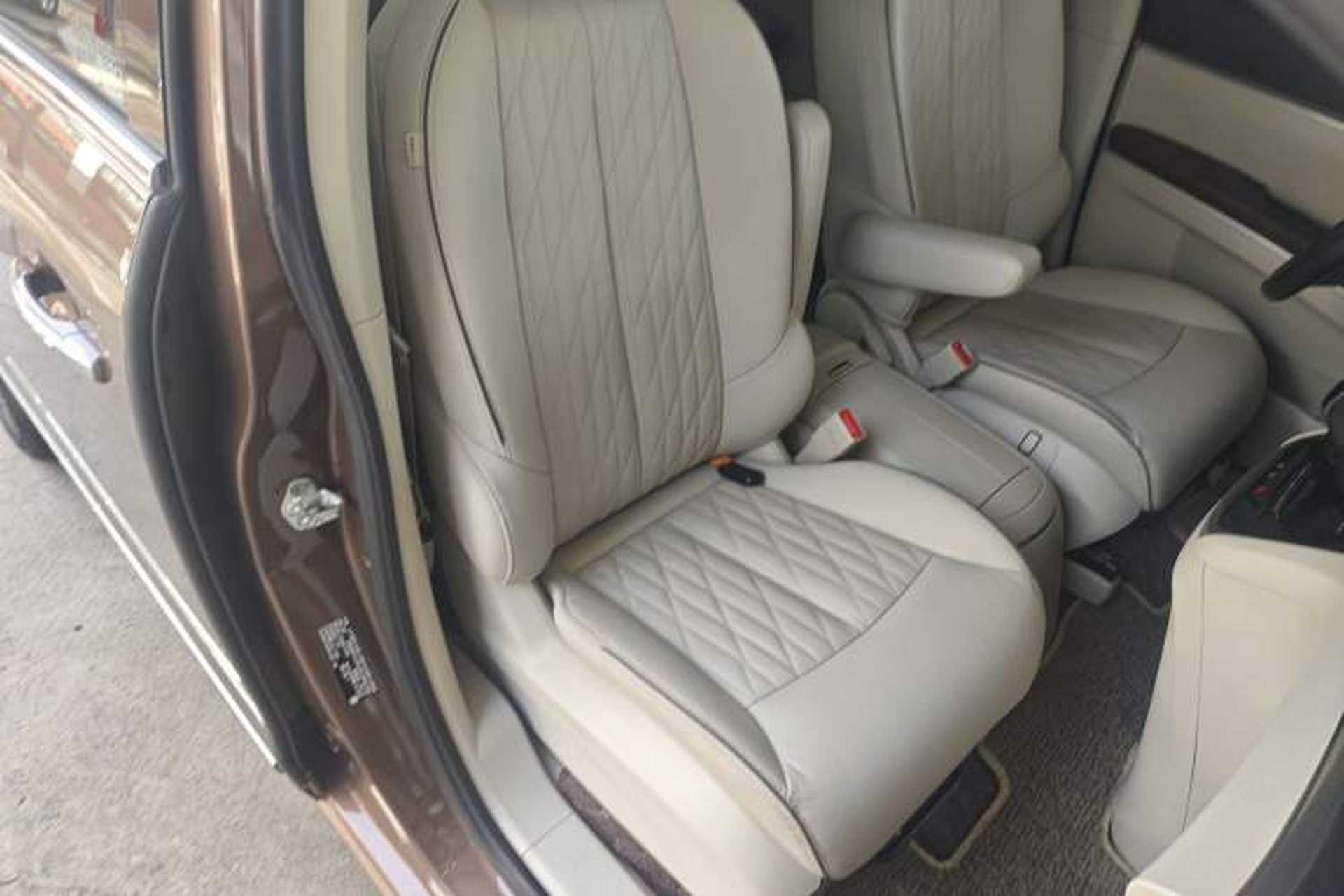 Used Buick GL8 2021 Land Cruiser Executive Class 652T Luxury Model Right Front Seat