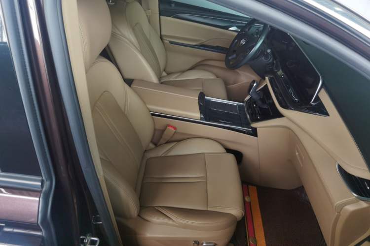 Used Buick GL8 2021 ES Landtrek 653T Luxury Model Right Front Seat