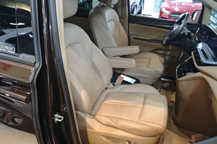 Used Buick GL8 2021 ES Land Cruiser 653T Luxury Edition Right Front Seat