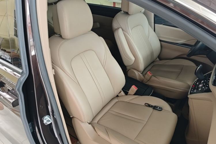 Used Buick GL8 2021 ES Land Cruiser 653T Luxury Edition Right Front Seat