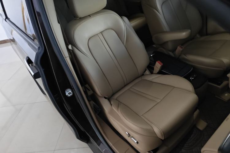 Used Buick GL8 2021 ES Landtrek 653T Luxury Model Right Front Seat