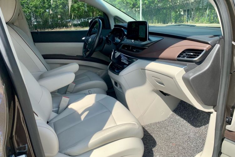 Used Buick GL8 2021 Land Cruiser Executive Class 652T Luxury Model Right Front Seat