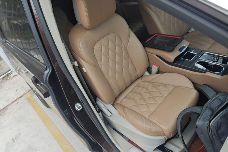 Used Buick GL8 2021 ES Landtrek 653T Comfort Edition Right Front Seat