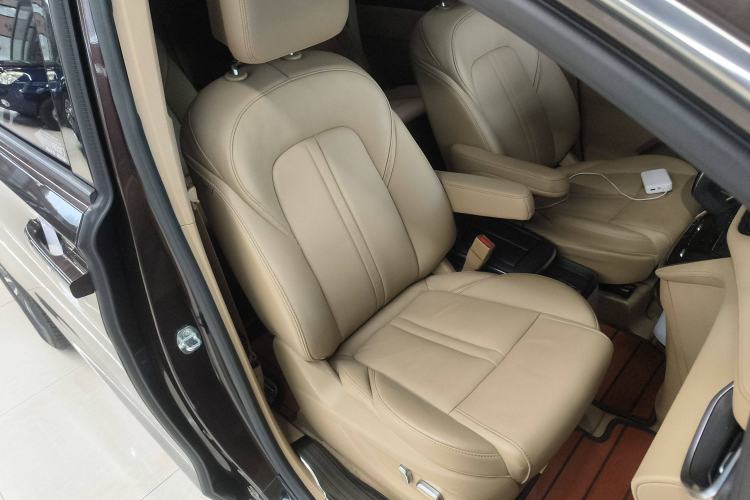 Used Buick GL8 2021 ES Land Cruiser 653T Luxury Edition Right Front Seat