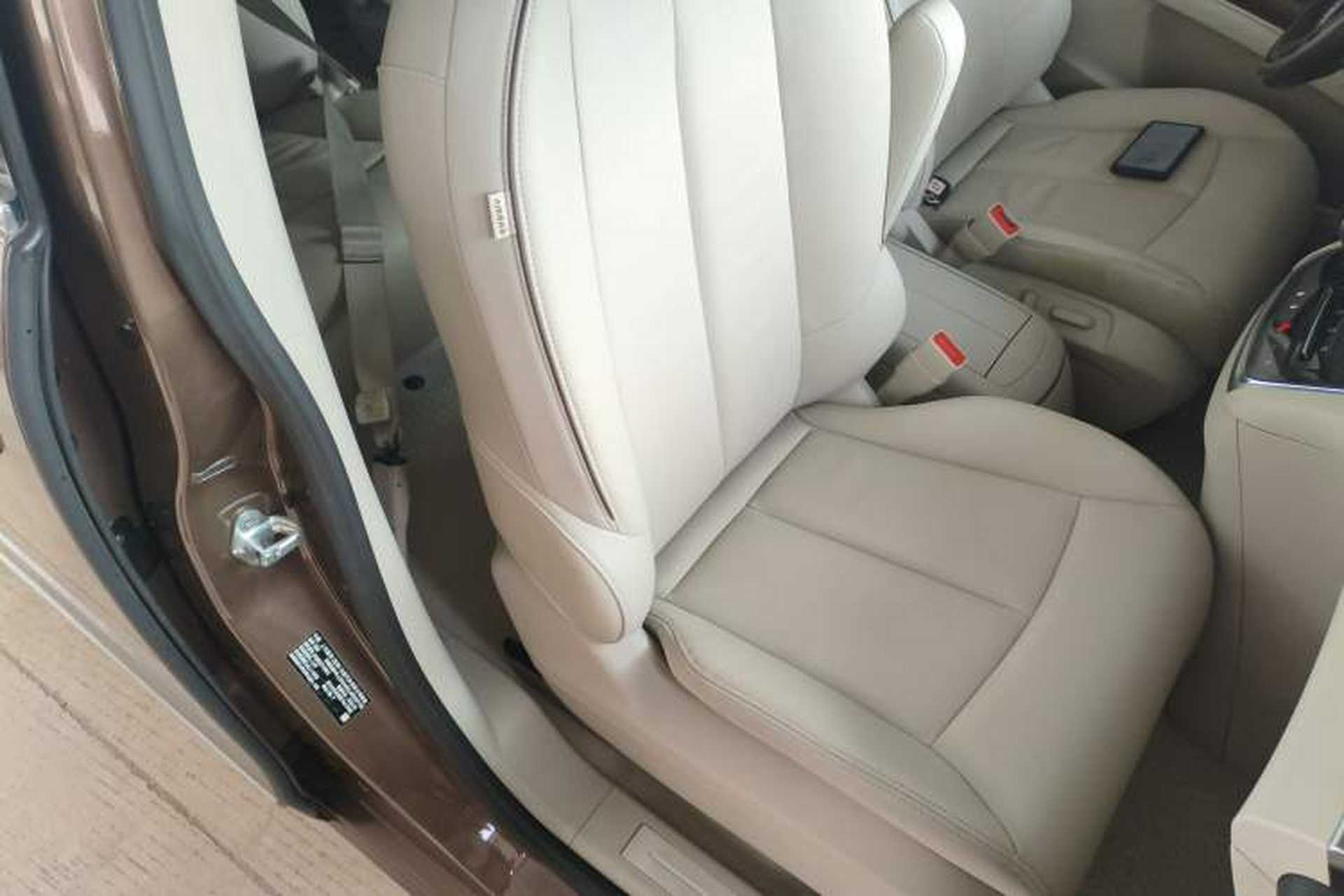 Used Buick GL8 2021 Land Cruiser Executive 652T Premium Model Right Front Seat