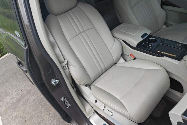 Used Buick GL8 2021 Land Cruiser Executive Class 652T Comfort Model Right Front Seat