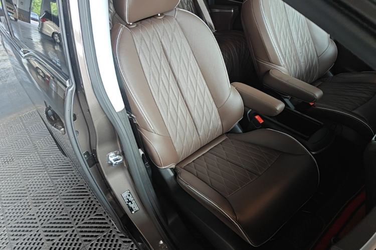 Used Buick GL8 2021 Land Cruiser Executive Class 652T Luxury Model Right Front Seat